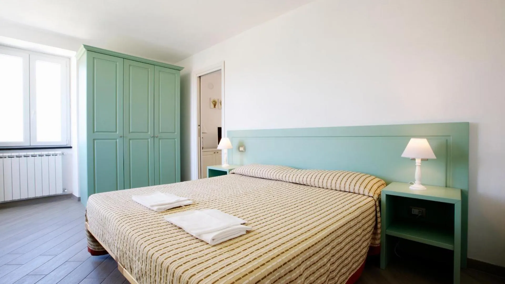 Borgo San Pietro - Deiva Marina Apart otel 0*,