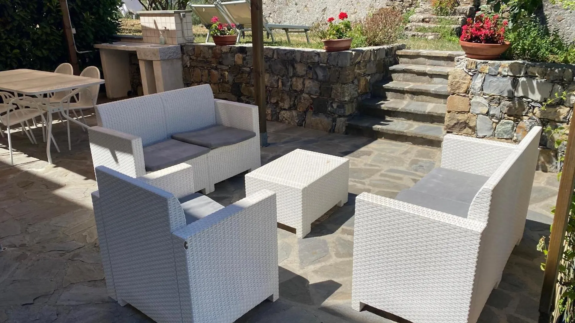 Borgo San Pietro - Deiva Marina Apart otel 0*,