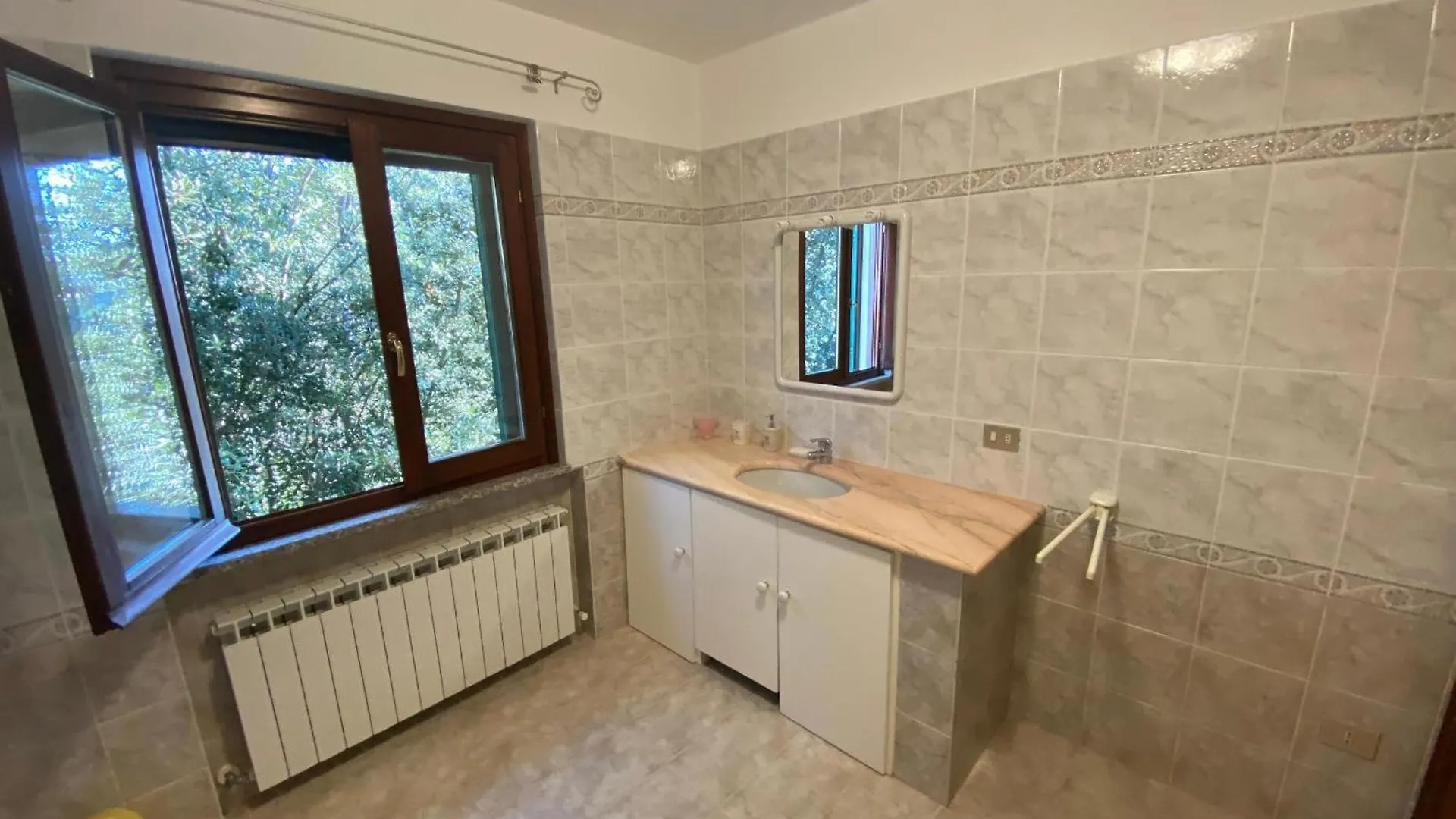 Borgo San Pietro - Deiva Marinaアパートホテル 0*,
